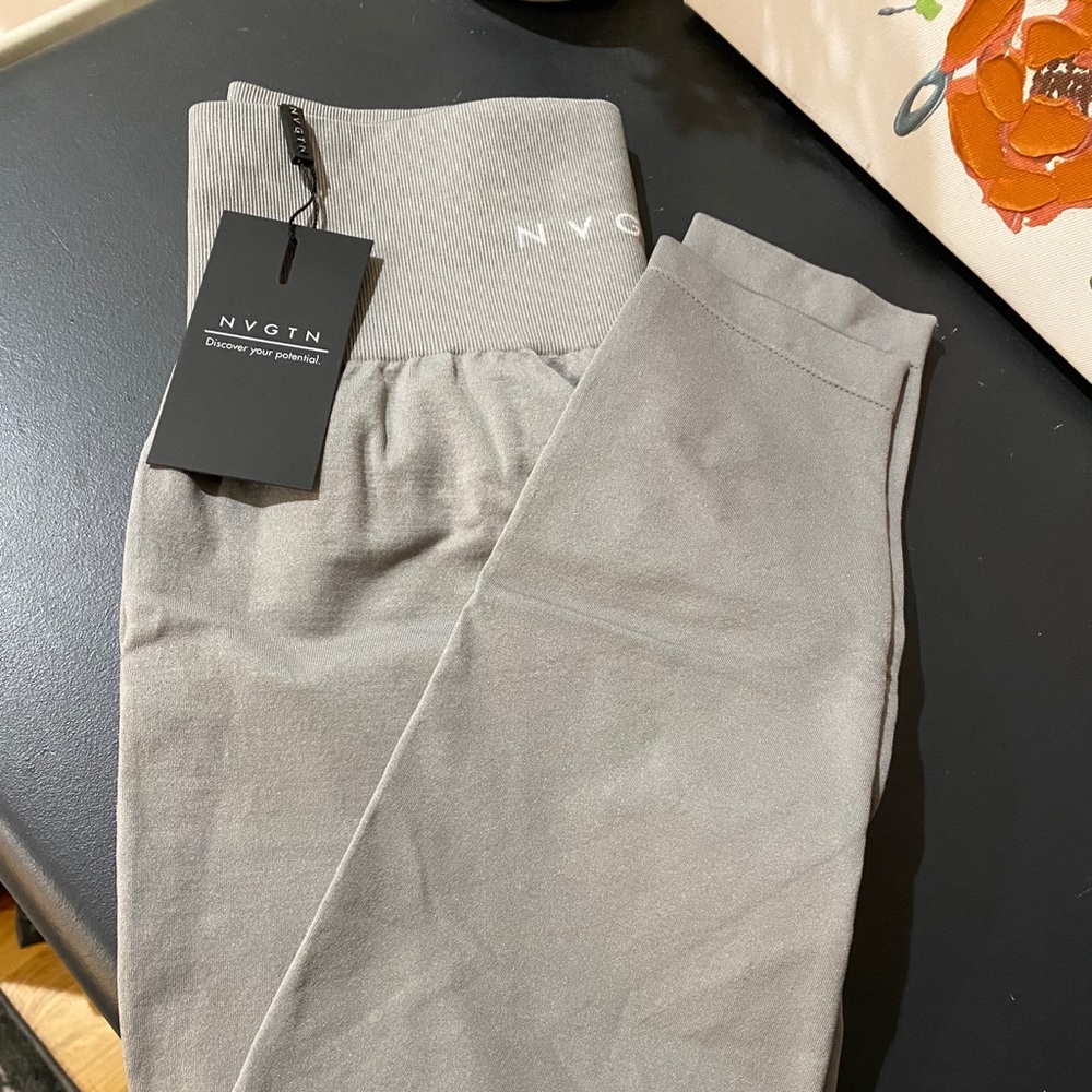 NVGTN solid seamless *SOLD*